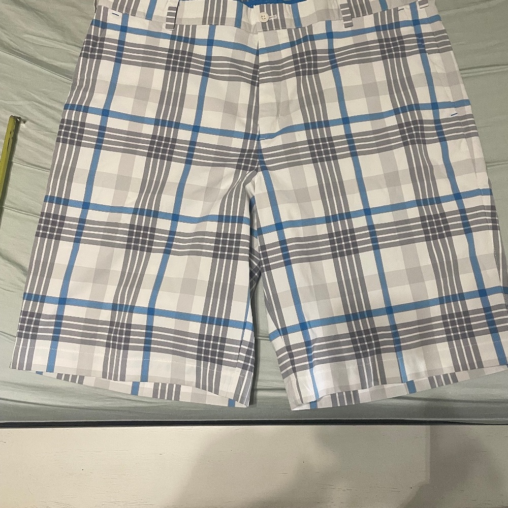 Mens Nike Golf Shorts - 36W - Like New!